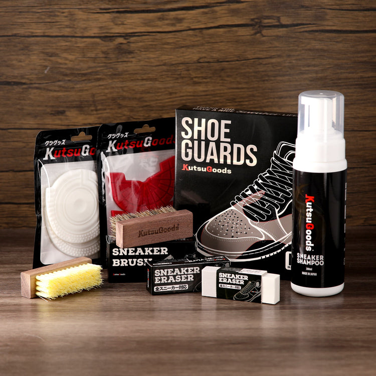 靴用クリーナー・ブラシ・シューガード入りのスニーカーケアセット
