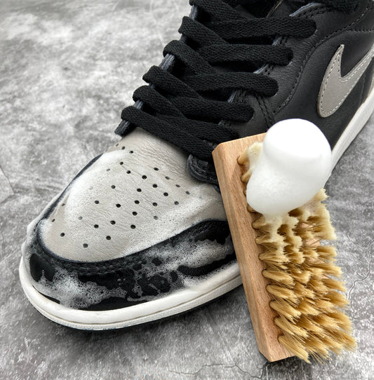 【水不要】スニーカークリーナー200ml＆スニーカー専用ブラシセット - KutsuGoods